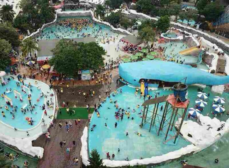 Tiket-masuk-snowbay-water-park