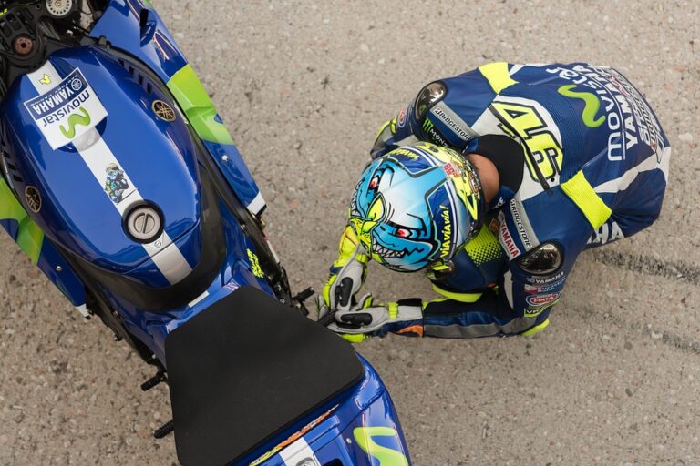motogp-1280298_960_720