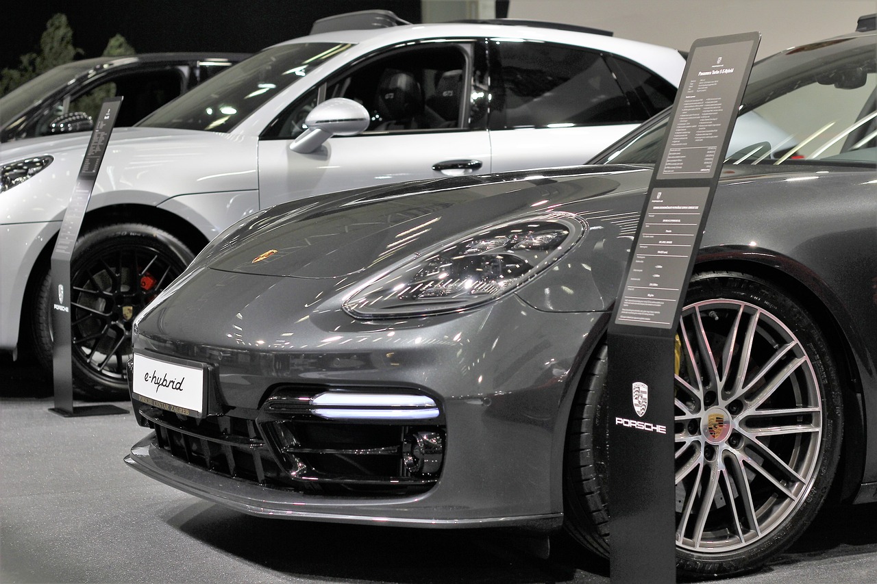 hybrid-car-3321032_1280