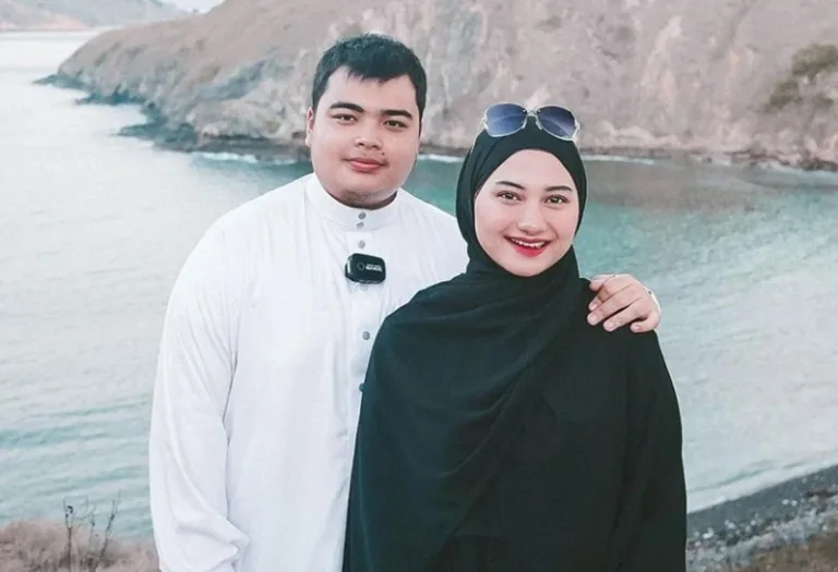 ameer-azzikra-bersama-istrinya-nadzira-shafa-foto-instagrame-i0e3
