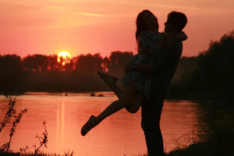 couple-915992_960_720