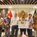 menbud lukisan tertua