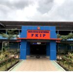 Lulus dari jurusan pendidikan seringkali menjadi awal dari pertanyaan besar: lebih baik lanjut ke PPG atau melanjutkan studi S2? Keduanya sama-sama menjanjikan, tetapi memiliki tujuan, manfaat, dan konsekuensi yang berbeda.