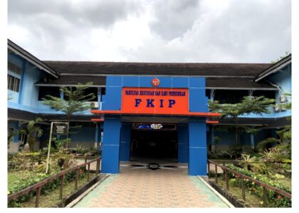 Lulus dari jurusan pendidikan seringkali menjadi awal dari pertanyaan besar: lebih baik lanjut ke PPG atau melanjutkan studi S2? Keduanya sama-sama menjanjikan, tetapi memiliki tujuan, manfaat, dan konsekuensi yang berbeda.