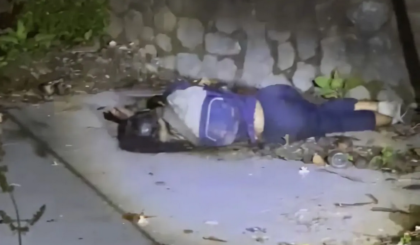 Seorang pelajar SMP saat ditemukan tak bernyawa di kawasan bekas wisata Kampung Gajah di Kabupaten Bandung Barat, Jawa Barat, Jumat (13/2/2026). (Foto: Polres Cimahi)