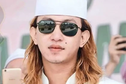 Kasus hukum kembali menyeret nama Bahar bin Smith ke ruang publik. Kali ini, Polres Metro Tangerang Kota menetapkannya sebagai tersangka dalam dugaan penganiayaan terhadap seorang anggota Barisan Ansor Serbaguna (Banser) Kota Tangerang.