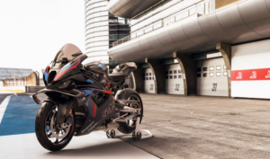 Peluncuran terbaru BMW M1000 RR menjadi magnet utama bagi pengunjung. Superbike ini memiliki reputasi kuat di lintasan balap global, dan kehadirannya di IIMS 2026 semakin memantapkan posisi BMW di pasar motor premium Indonesia. (Foto: BMW Motorrad)