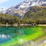 Air tawar paling jernih yang pernah didokumentasikan berada di Rotomairewhenua (Blue Lake) di Taman Nasional Danau Nelson, Selandia Baru.