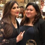 Nia Daniaty dan Olivia. (Foto: Instagram/niadaniatynew)