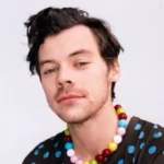 Di balik gemerlap panggung dan statusnya sebagai salah satu ikon pop terbesar dunia saat ini, perjalanan karier solo Harry Styles ternyata tidak selalu mulus.