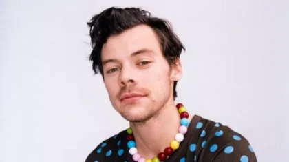 Di balik gemerlap panggung dan statusnya sebagai salah satu ikon pop terbesar dunia saat ini, perjalanan karier solo Harry Styles ternyata tidak selalu mulus.