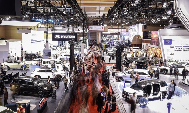 Jakarta kembali dipenuhi gegap gempita otomotif dengan digelarnya Indonesia International Motor Show (IIMS) 2026 yang berlangsung mulai 5 hingga 15 Februari 2026 di JIExpo Kemayoran, Jakarta Pusat.