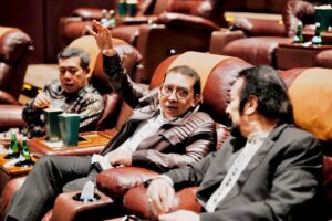 Suasana hangat terasa di Cinema XXI Plaza Senayan, Jakarta, saat film kolosal Taj Mahal: An Eternal Love Story resmi diputar perdana di Indonesia, Jumat (13/2/2026). Pemutaran spesial ini turut dihadiri Menteri Kebudayaan RI, Fadli Zon, yang memberikan apresiasi atas kekuatan narasi dan nilai sejarah film tersebut.