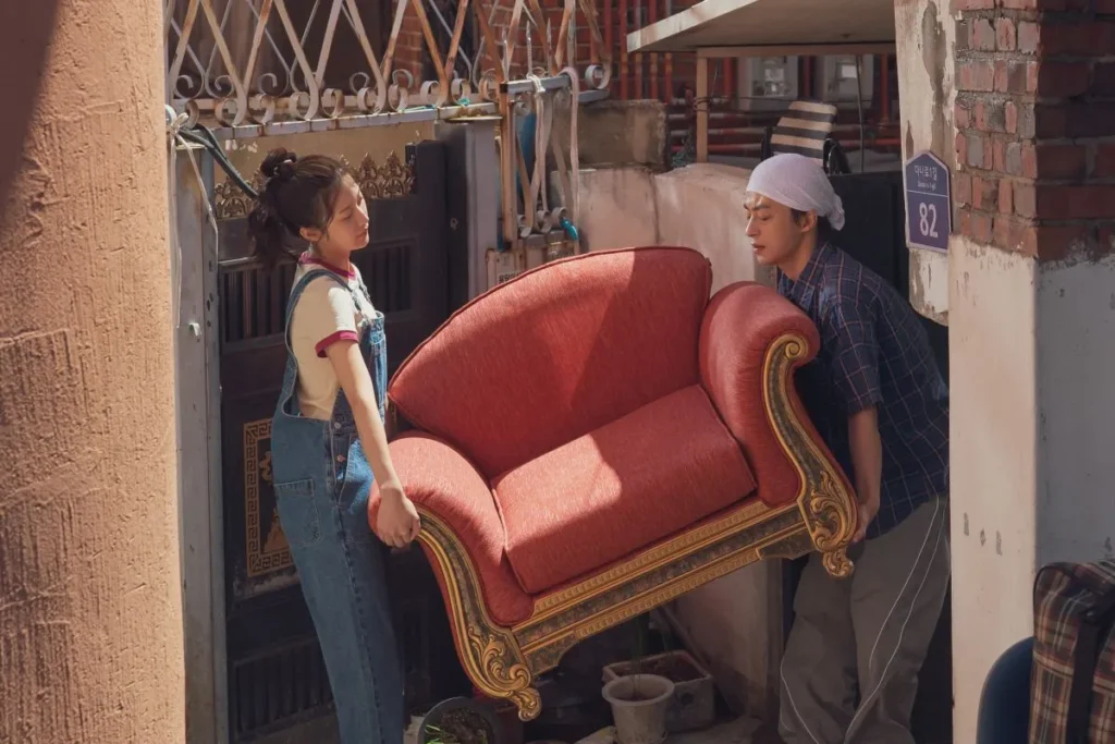 Salah satu adegan dalam film Korea Selatan berjudul "Once We Were Us" yang dibintangi oleh Koo Kyo-hwan dan Moon Ga-young. (Foto: ShowBox)