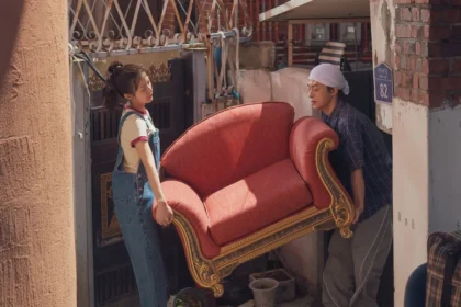 Salah satu adegan dalam film Korea Selatan berjudul "Once We Were Us" yang dibintangi oleh Koo Kyo-hwan dan Moon Ga-young. (Foto: ShowBox)