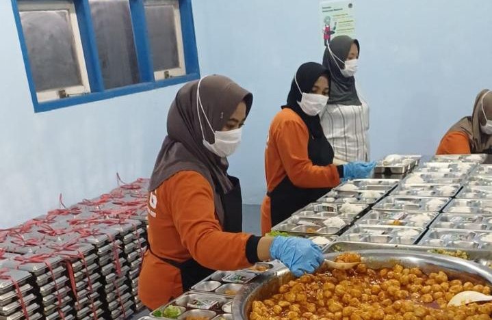 Badan Gizi Nasional (BGN) meluruskan polemik di media sosial (medsos) terkait menu Ramadhan dalam Program Makan Bergizi Gratis (MBG) yang dinilai tidak sebanding dengan anggaran.