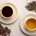 Kafein dalam kopi dan teh bersifat diuretik. Artinya, minuman ini merangsang ginjal untuk membuang cairan melalui urine lebih sering.