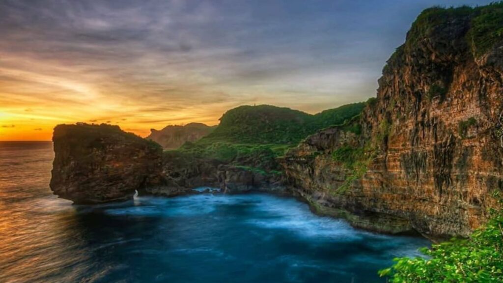 Pantai Ngungap di Gunungkidul Yogyakarta.