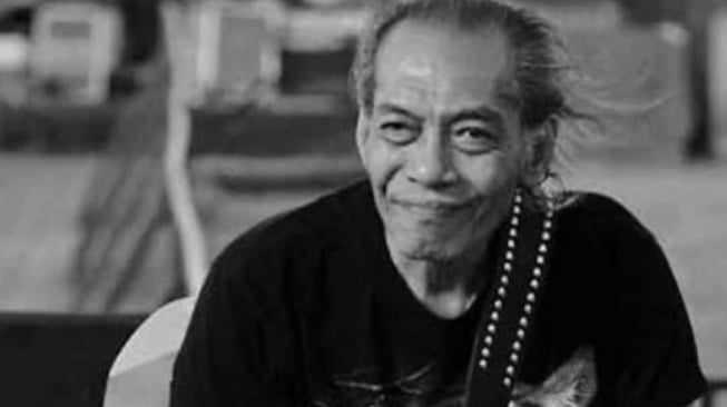 Bassist legendaris sekaligus salah satu pendiri band rock ikonik God Bless, Donny Fattah, meninggal dunia pada Sabtu, 7 Maret 2026, dalam usia 76 tahun.