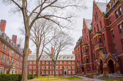 Lembaga pemeringkatan perguruan tinggi bergengsi, THE World University Rankings (THE WUR) 2026, baru saja merilis daftar kampus terbaik dunia untuk bidang engineering dan Harvard University menempati posisi puncak.