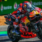 Pembalap muda Red Bull KTM, Pedro Acosta, keluar sebagai pemenang dalam duel sengit melawan legenda hidup Marc Marquez pada Sprint Race di Sirkuit Internasional Chang, Buriram, Sabtu (28/2/2026).