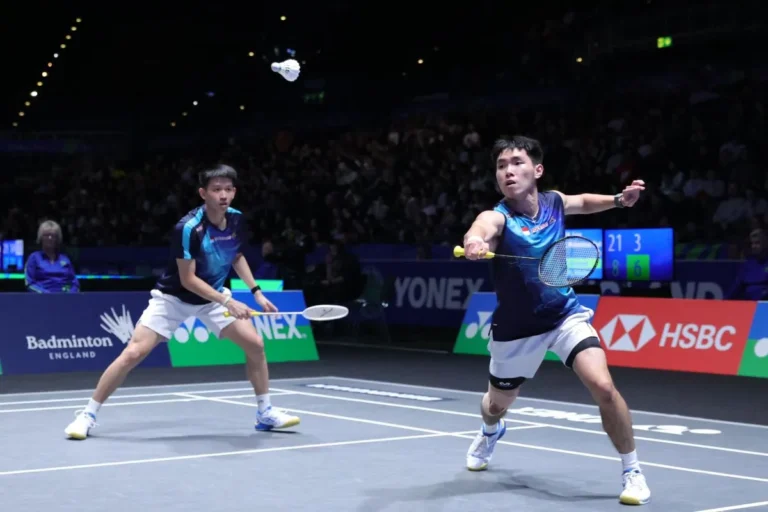 Ganda putra Indonesia Raymond Indra/Nikolaus Joaquin pada laga All England 2026 di Utilita Arena Birmingham, Inggris. (Foto: PBSI)