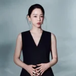 Aktris Korea Selatan Shin Hye-sun membintangi serial Netflix “The Art of Sarah”. (Foto: Instagram/@netflixkr)