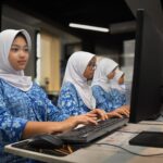 Para siswi mengikuti ujian Tes Kemampuan Akademik (TKA) jenjang SD dan SMP tahun 2026.