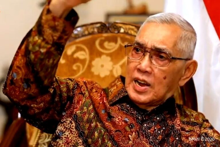 Jenderal TNI (Purn) H. Try Sutrisno, Wakil Presiden (Wapres) Ke-6 Republik Indonesia (RI), meninggal dunia pada Senin (2/3/2026) pukul 06.58 WIB di RSPAD Gatot Soebroto, Jakarta. (Foto: BPMI)