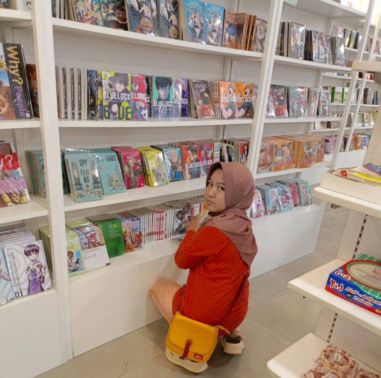 Pembatasan gadget harus diimbangi dengan keterlibatan aktif orang tua. Menyediakan alternatif kegiatan yang menarik menjadi kunci agar anak tidak kembali bergantung pada layar.