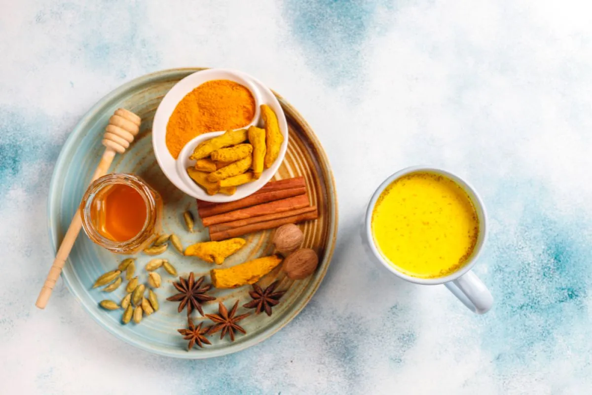 Olahan jamu dari bahan segar kunyit. (Foto ilustrasi: Pexels)