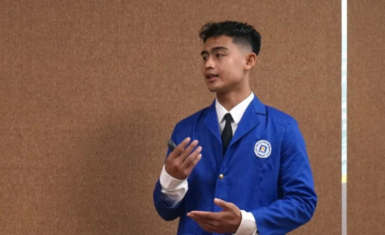 Pratama Arhan saat mengikuti sidang skripsi di Universitas Dian Nuswantoro Semarang, Rabu (1/4/2026). (Foto: Udinus)