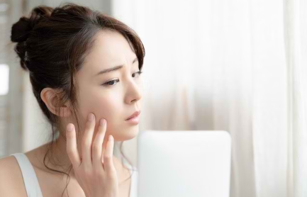 Tanda awal penuaan bisa muncul lebih cepat jika pola hidup tidak dijaga dengan baik. (Foto: Pixabay)