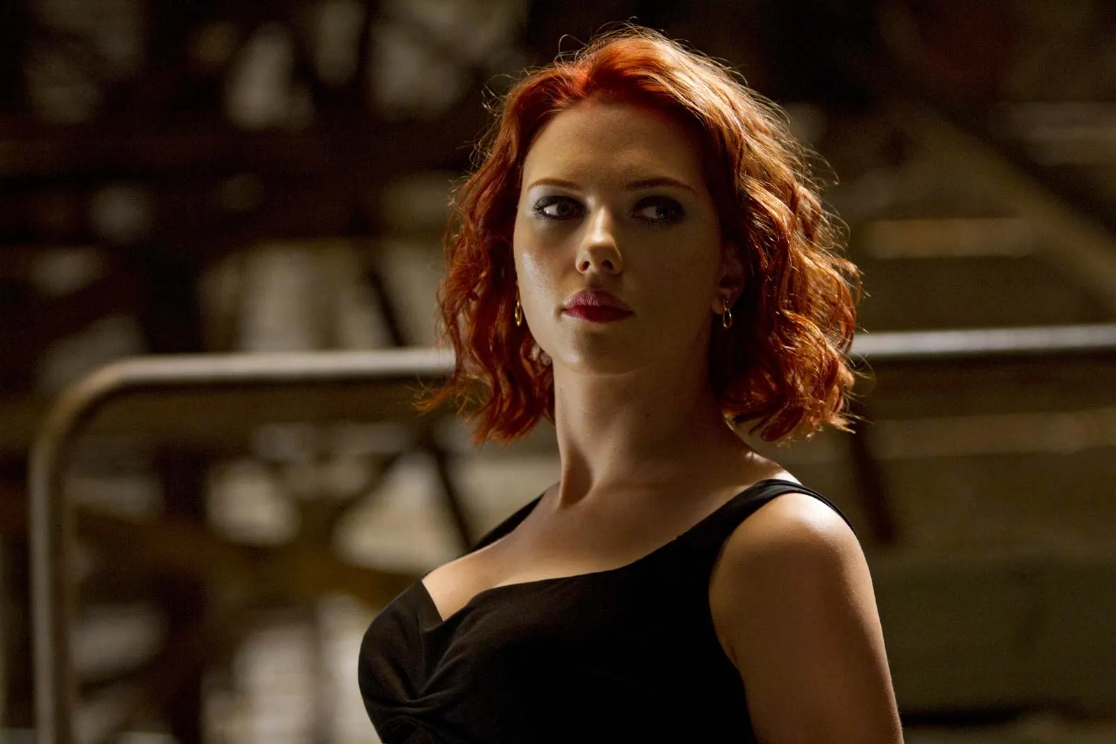 Scarlett Johansson saat berperan sebagai Natasha Romanoff atau Black Widow dalam Avengers: Age of Ultron. (Foto: Britannica/Avengers)