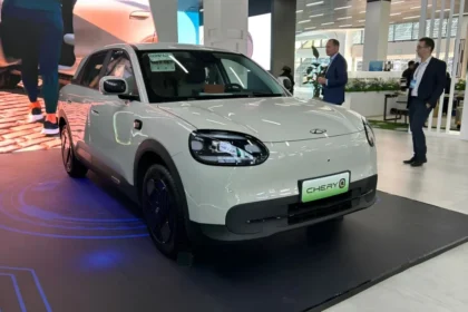 Chery Q menghadirkan dimensi ringkas yang ideal untuk pergerakan di area perkotaan, menjadikannya pusat perhatian melalui perpaduan desain yang ikonik. (Foto: Chery)