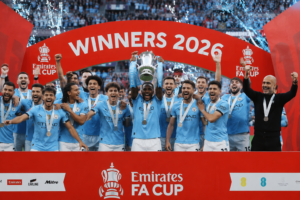 Manchester City kembali membuktikan diri sebagai penguasa sepak bola Inggris. Tim asuhan Pep Guardiola sukses menjuarai Piala FA 2026 setelah menundukkan Chelsea dengan skor tipis 1-0 pada laga final di Stadion Wembley, Sabtu (16/5/2026).