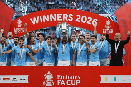 Manchester City kembali membuktikan diri sebagai penguasa sepak bola Inggris. Tim asuhan Pep Guardiola sukses menjuarai Piala FA 2026 setelah menundukkan Chelsea dengan skor tipis 1-0 pada laga final di Stadion Wembley, Sabtu (16/5/2026).