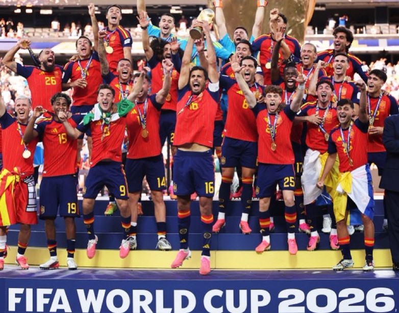 Spanyol juara Piala Dunia 2026 usai kalahkan Argentina lewat gol Ferran Torres. Simak daftar lengkap juara Piala Dunia dari tahun ke tahun dan negara dengan gelar terbanyak sepanjang sejarah.